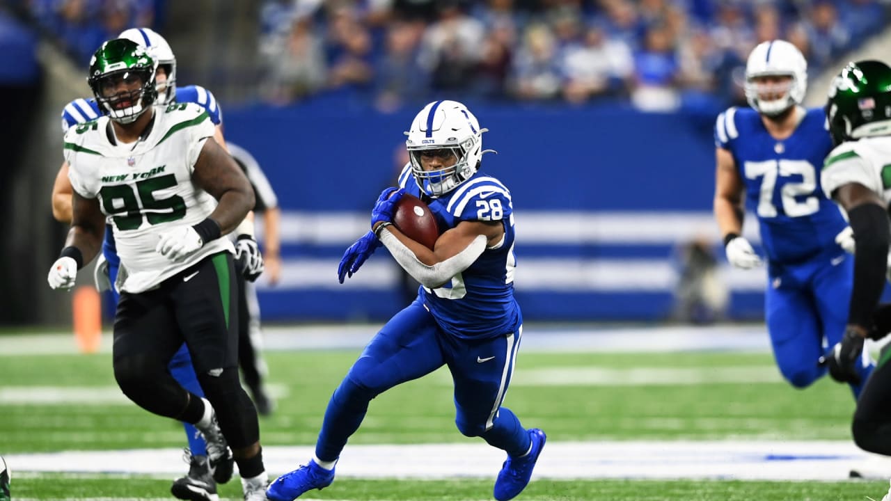 WATCH: Jonathan Taylor TD extends Colts lead over 49ers