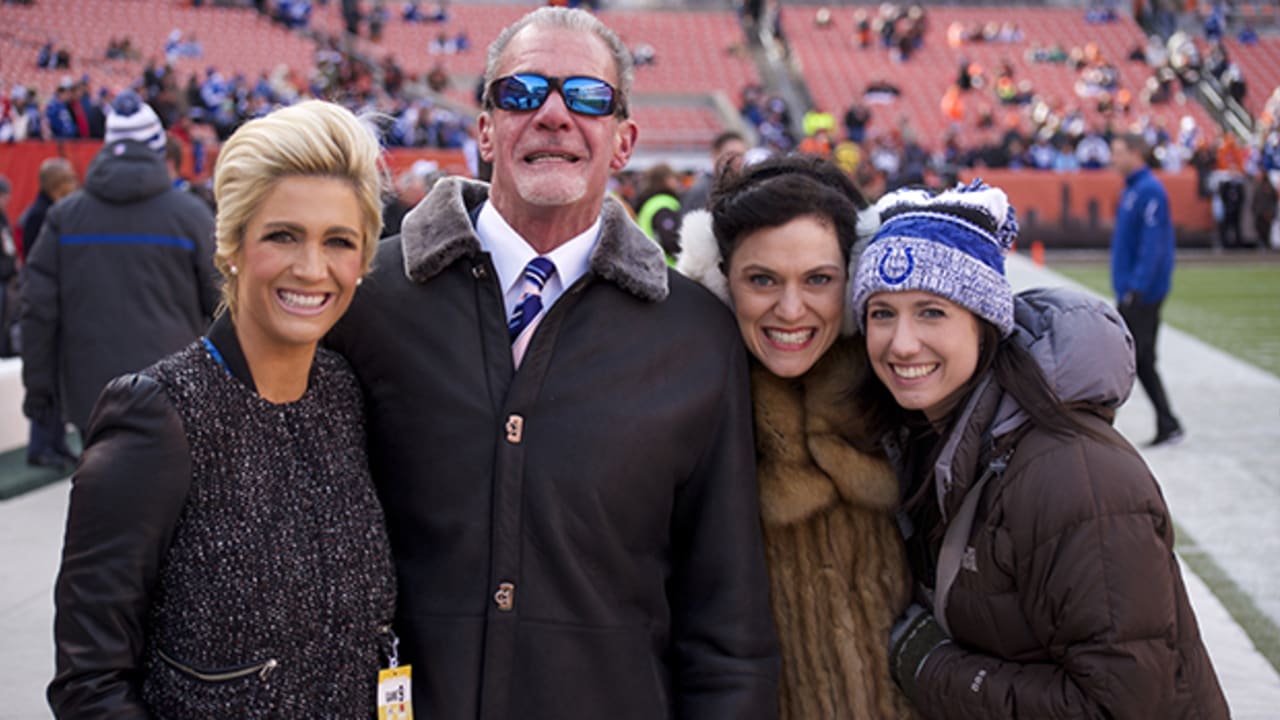 Colts owner Jim Irsay expects one or two NFL teams in L.A. in 2016