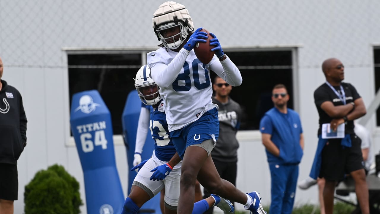 Indianapolis Colts tight end Jelani Woods (80) wears Salute to