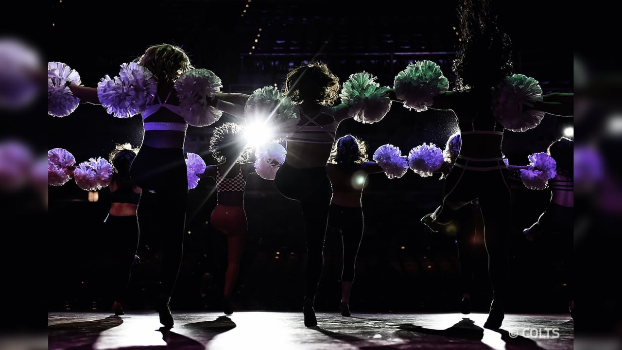 Super Bowl's first male cheerleaders ready to break down stereotypes