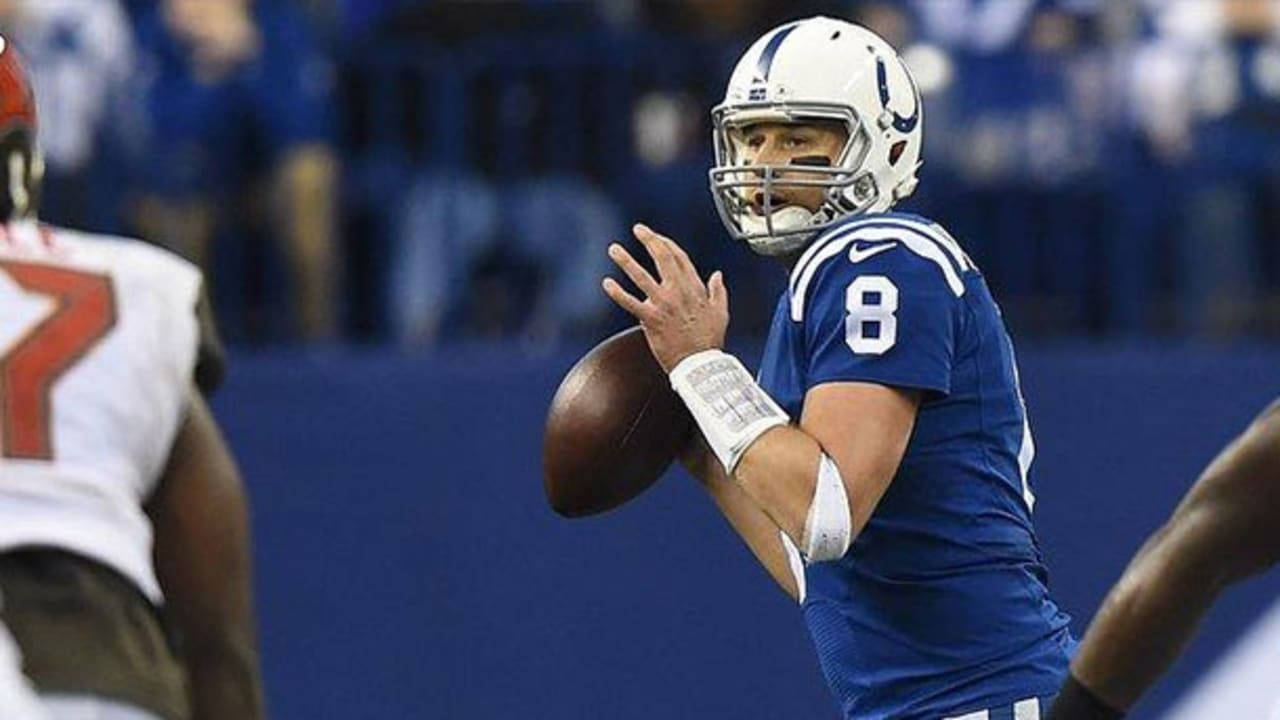 Hasselbeck, Vinatieri lead Colts past Buccaneers, 25-12