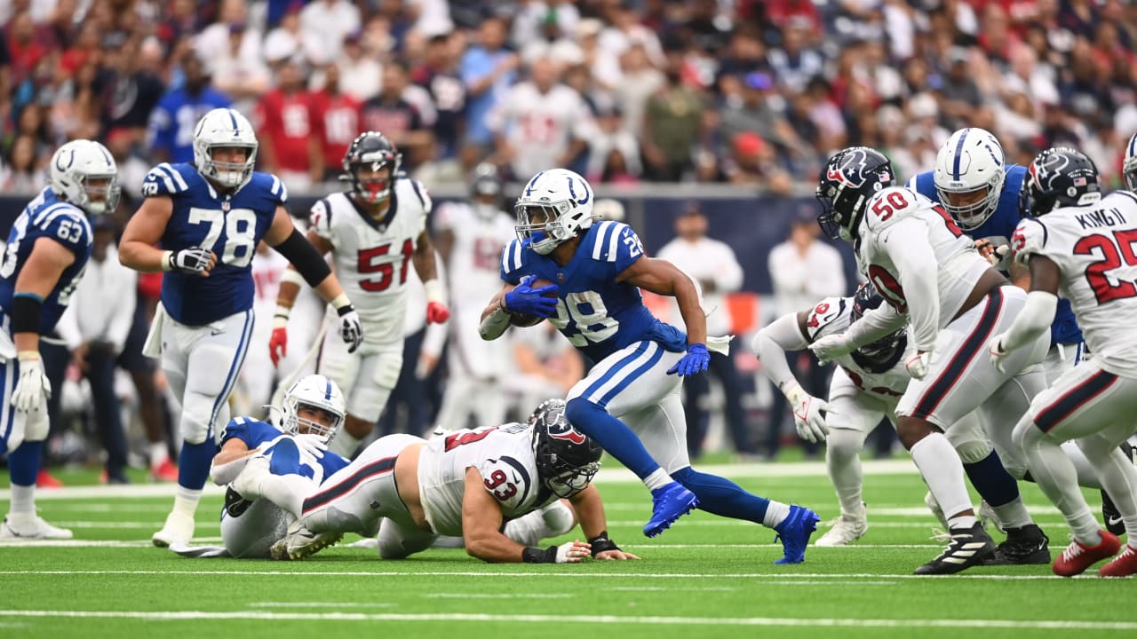 Taylor's two-TD day helps Colts rout woeful Texans 31-0