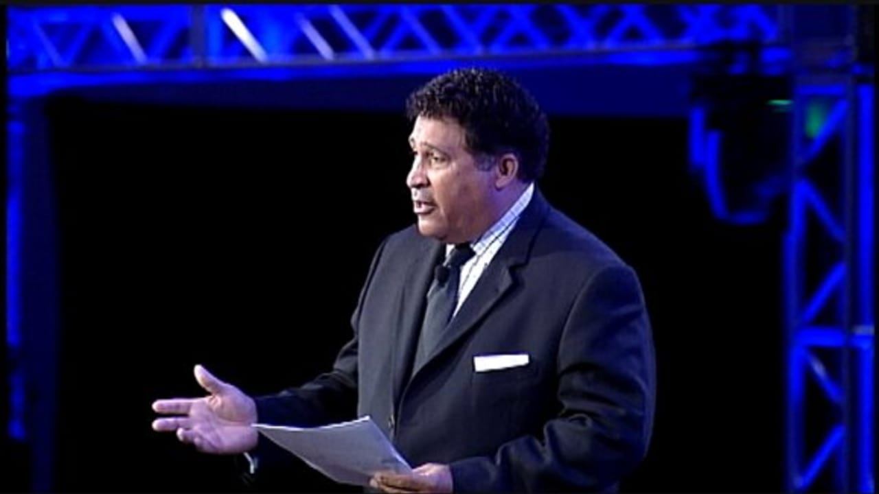 Greg Gumbel, Longtime CBS Commentator, To Step Down From NFL Coverage In  2023 