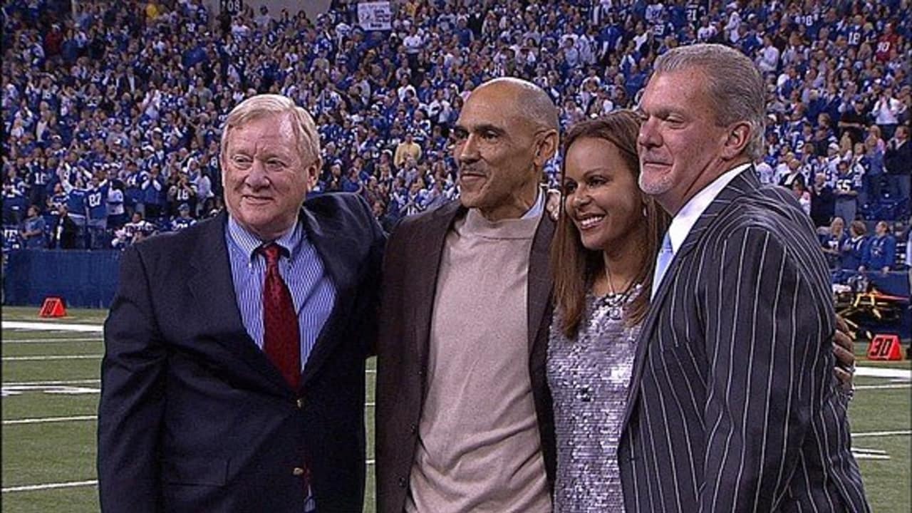 Former Colts receptionist reunited with Coach Tony Dungy at Villages  book-signing event 