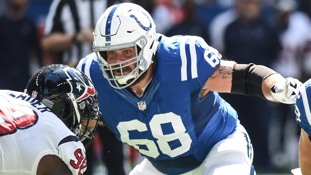 Veteran NFL Offensive Lineman Announces Retirement After Battling