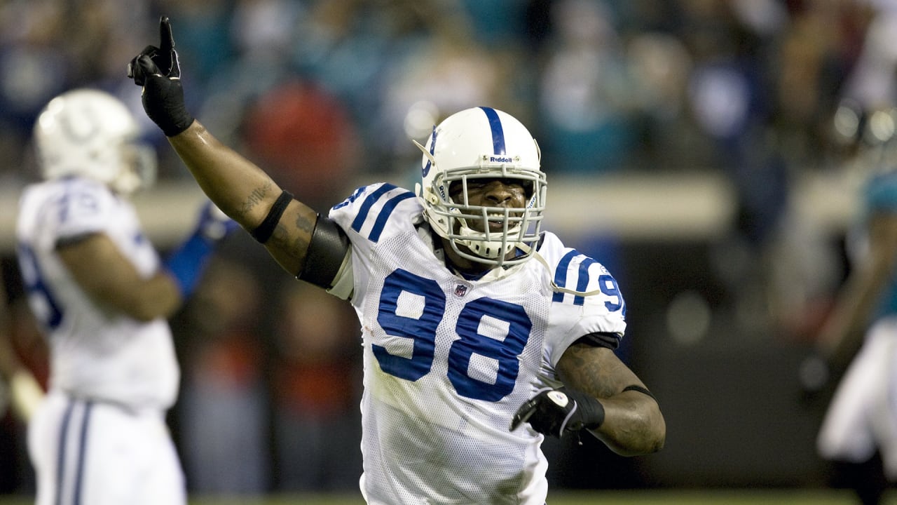 Robert Mathis breaks Colts sack record 