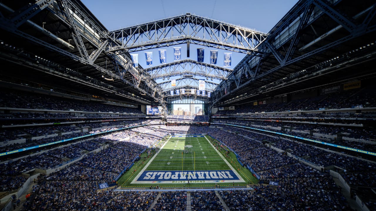 Lucas Oil Stadium In Indianapolis Indiana Stock Photo - Download