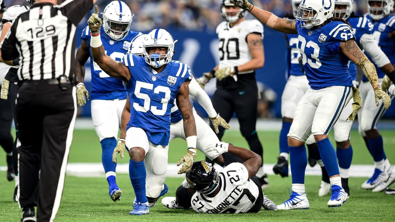 Pryor's record run ignites Raiders