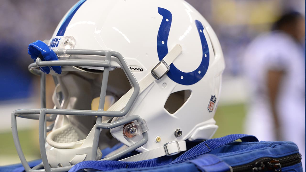 Indianapolis Colts: Ex OT Chaz Green signs with Pittsburgh Steelers