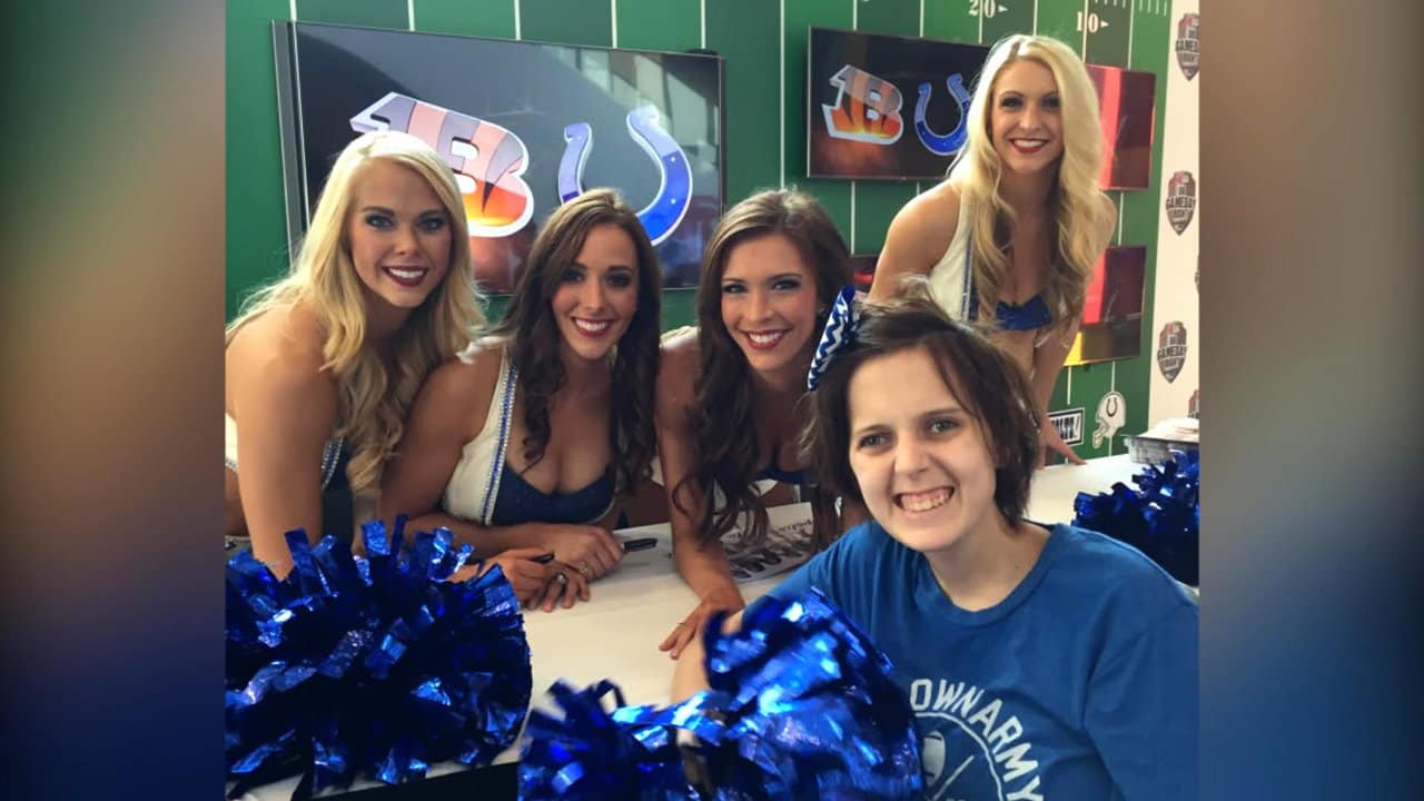 Indianapolis Colts Junior Cheerleaders' Halloween performance