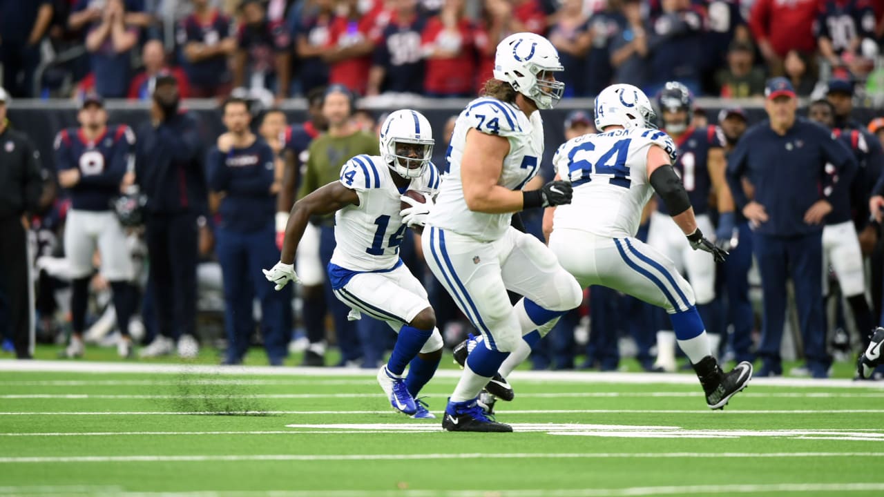 HIGHLIGHT: Zach Pascal darts for 14 yards on Colts' tricky reverse play