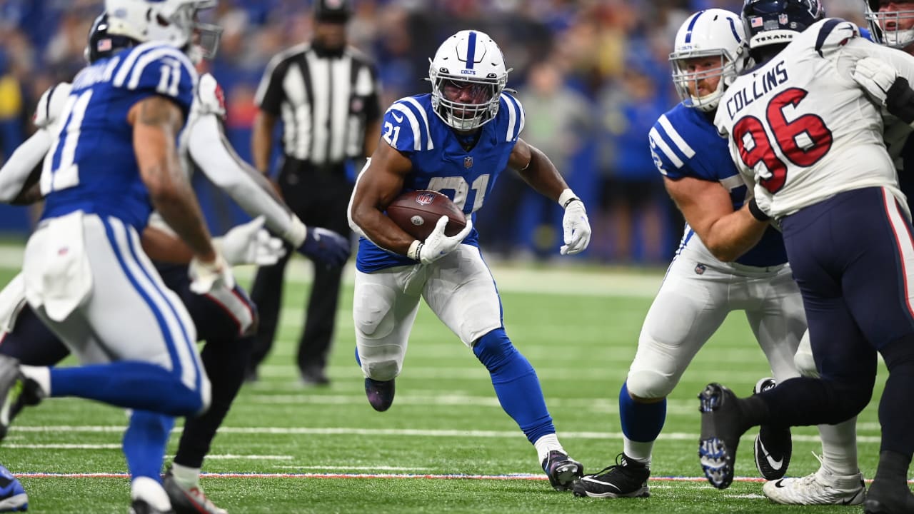 Colts RB Zack Moss has career day vs. Texans, with 114 yards and a TD