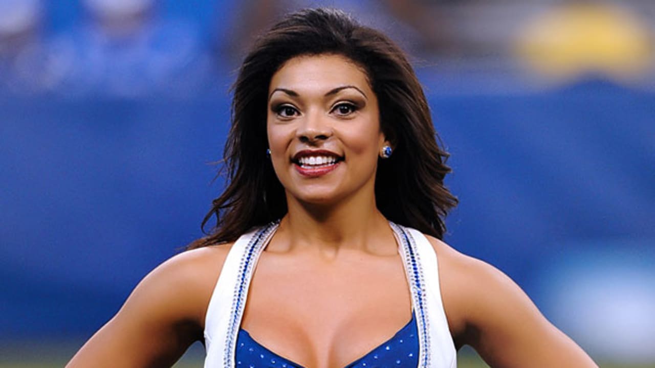 NFL World Reacts To Cowboys Cheerleaders Swimsuit Photos - The