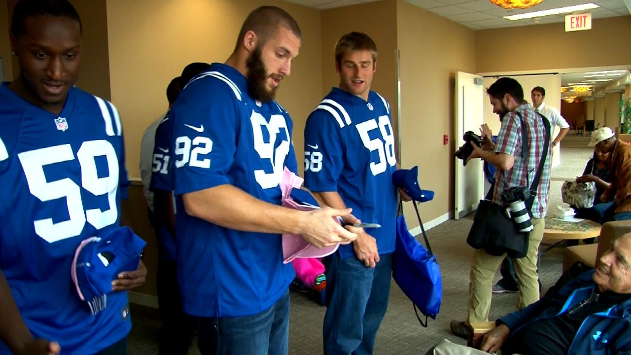 Colts Visit Simon Cancer Center