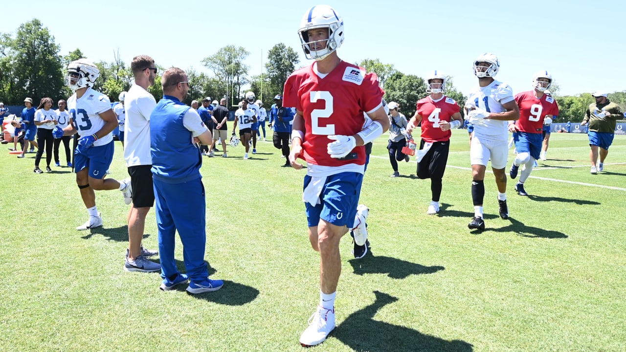 Former Falcons QB Matt Ryan brings twin sons along for training