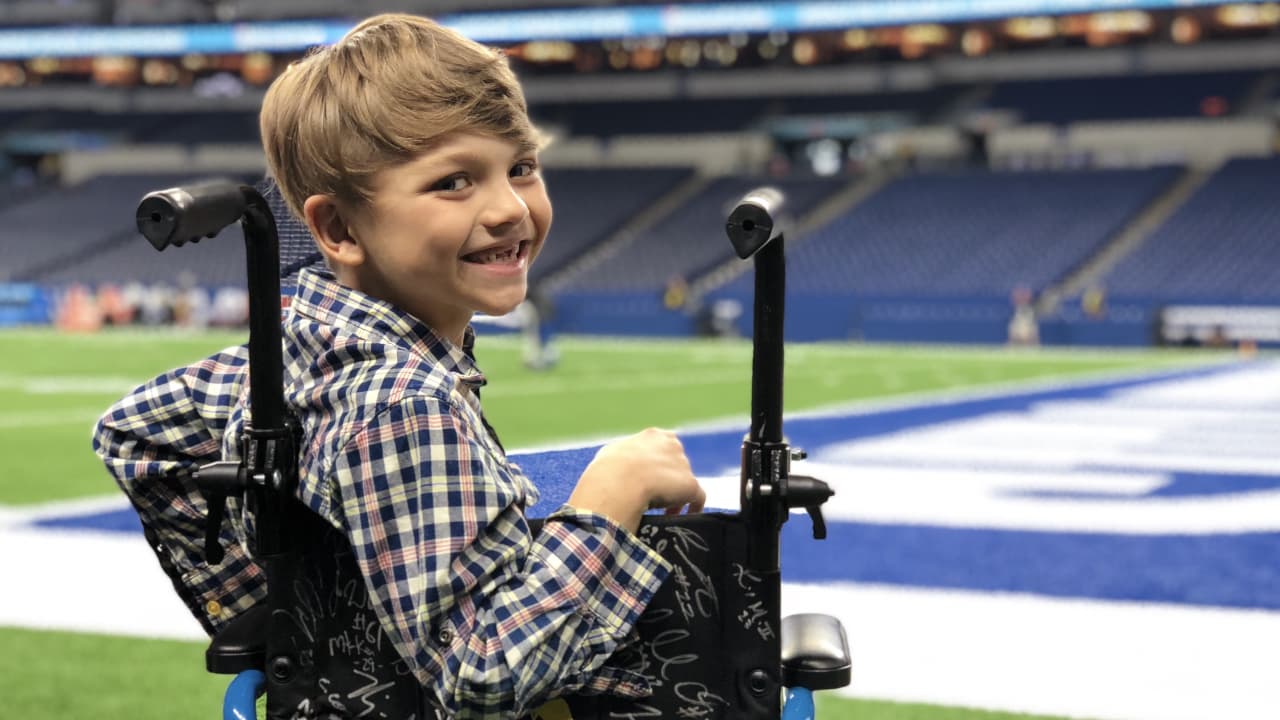 Cowboys fan living with Cerebral Palsy surprised with Christmas Eve Cowboys  tickets