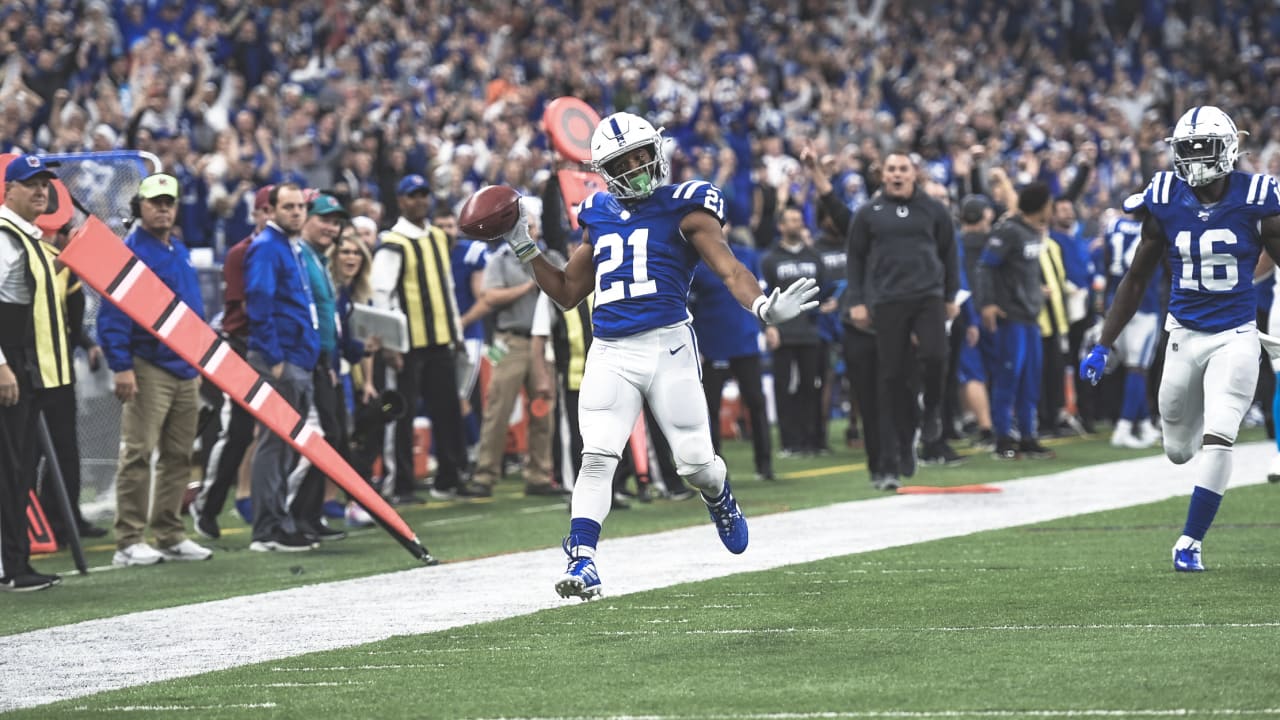 Indianapolis Colts Cheerleaders Trying To Catch Punts Did Not Go Well