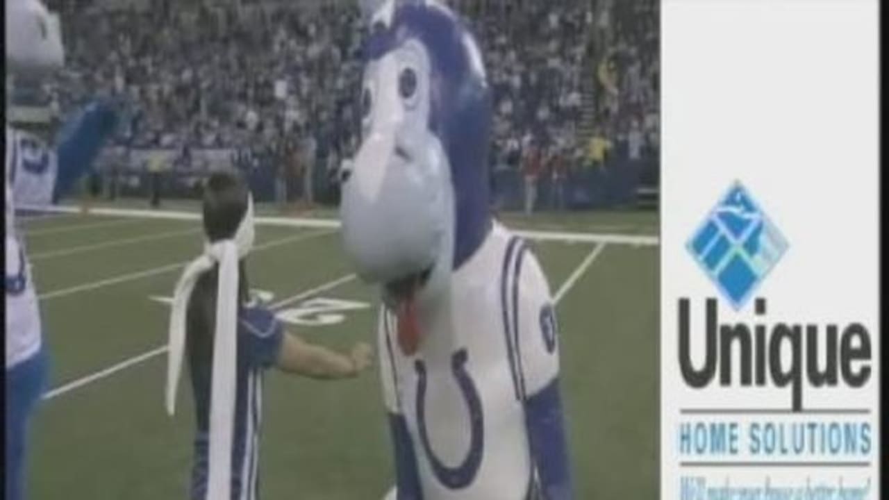 WATCH: Colts cheerleader gets on-field marriage proposal during game