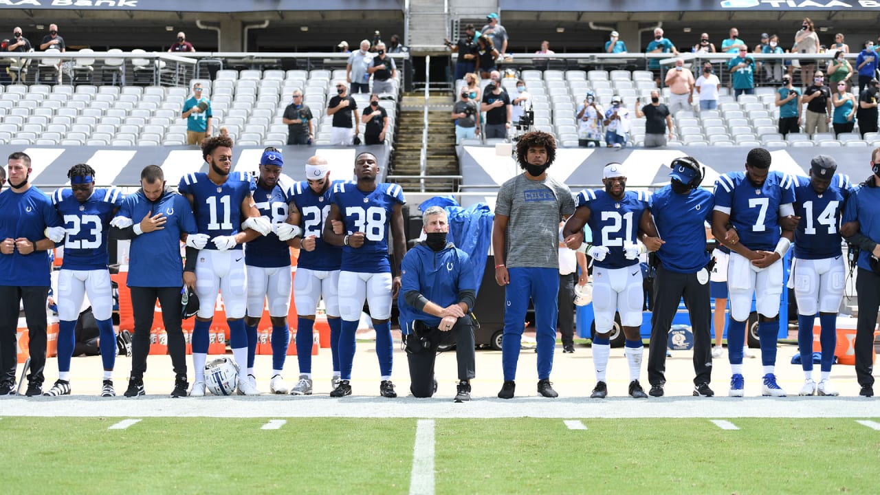 Los Angeles Rams - Rams Hall of Famers during the national anthem