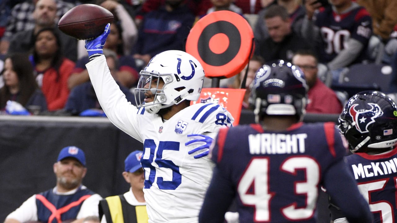 Colts TE Eric Ebron ties Dallas Clark's touchdown record