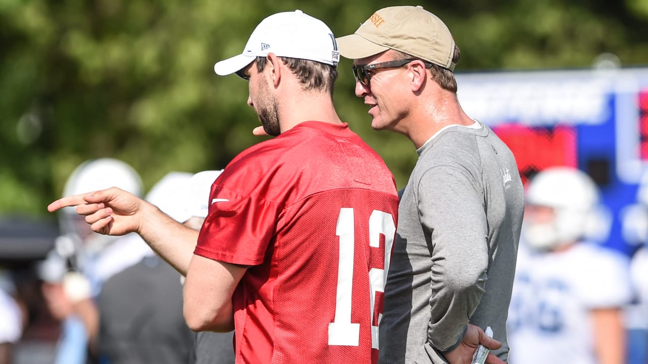 Peyton Manning Catches Up With Andrew Luck Before Sunday's Colts Win