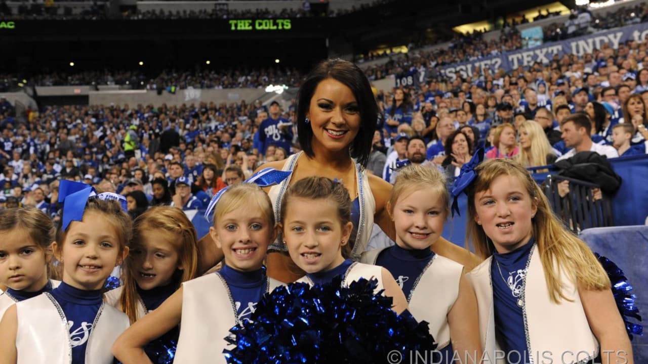 Indianapolis Colts Junior Cheerleaders' Halloween performance