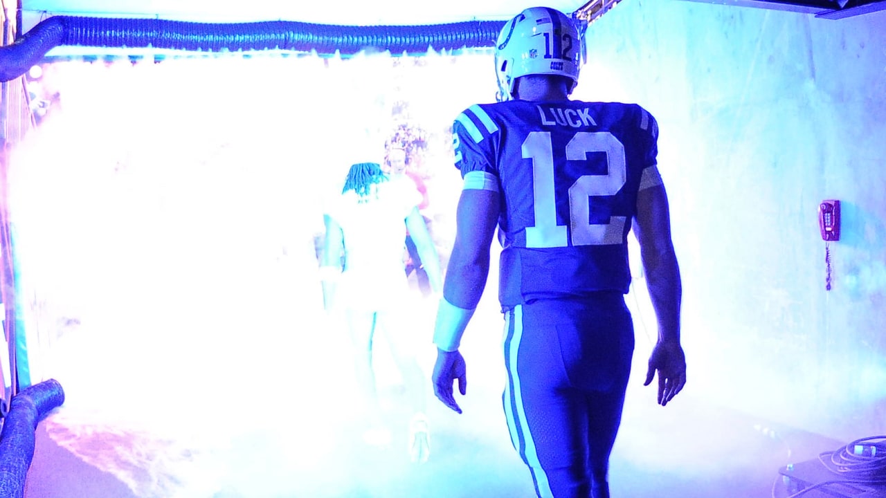 Peyton Manning Catches Up With Andrew Luck Before Sunday's Colts Win