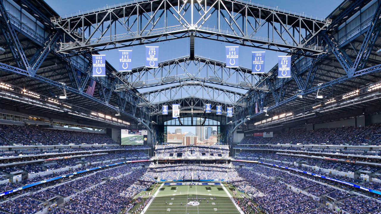 Lucas Oil Stadium Roof Open For #HOUvsIND