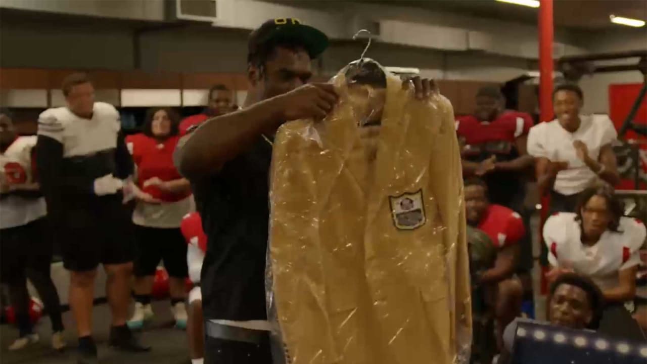 Pro-Football Hall of Fame Gold Jacket History: The Gilded Secrets – WWD