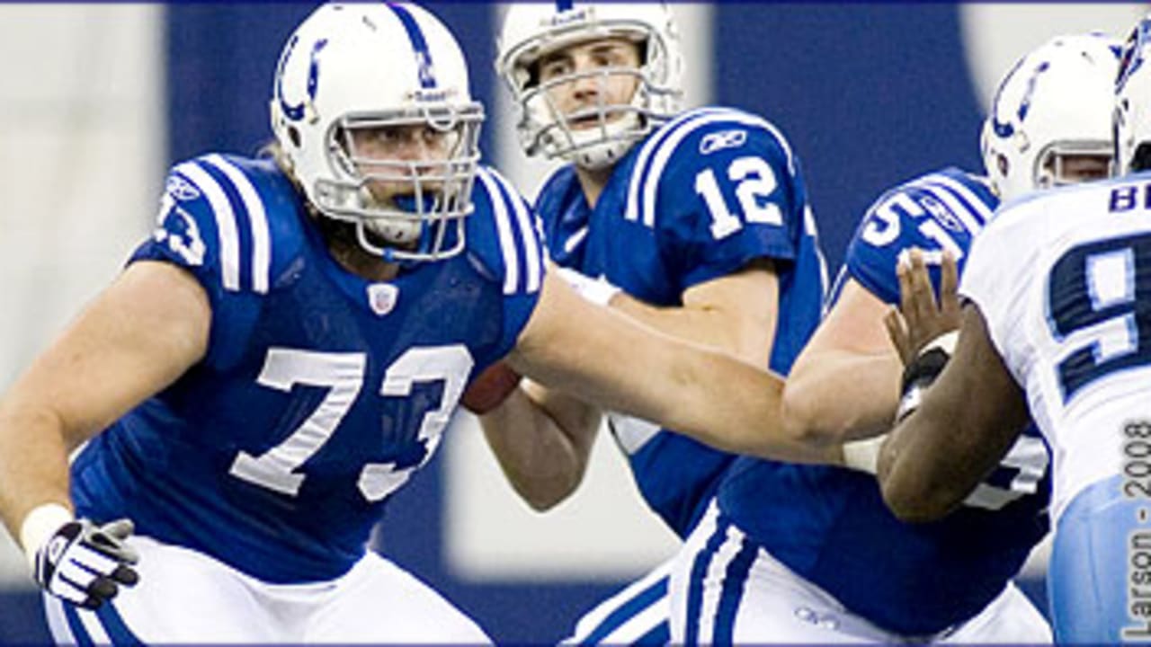 Which Player Have Played for both the Colts and Tennessee Titans