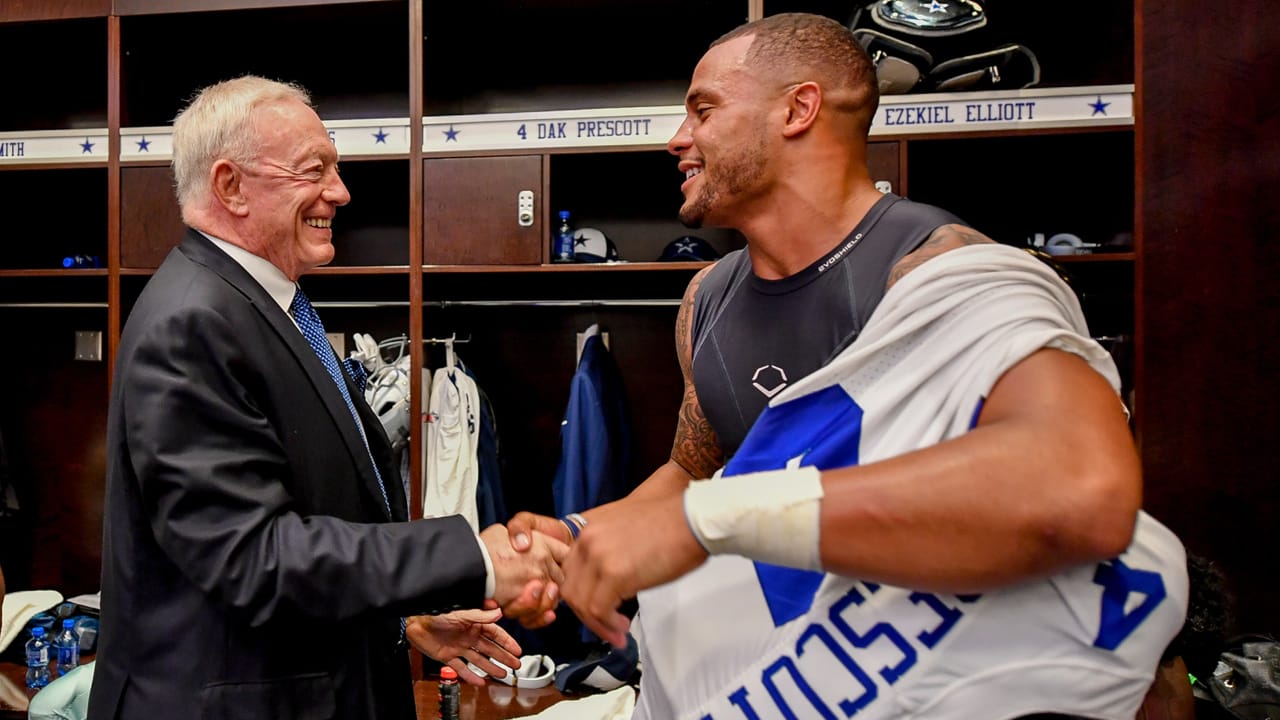 Jerry Jones praises Dak Prescott ahead of showdown contract talks