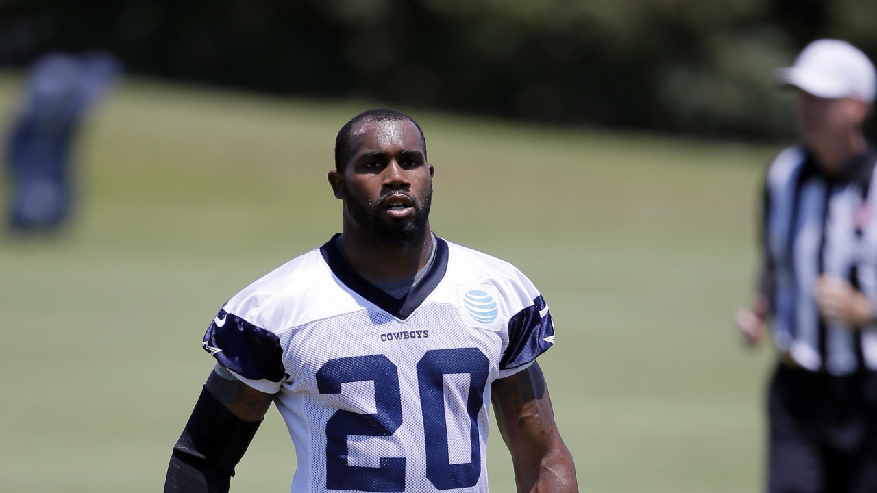 Replacing Zeke: Alfred Morris or Darren McFadden?