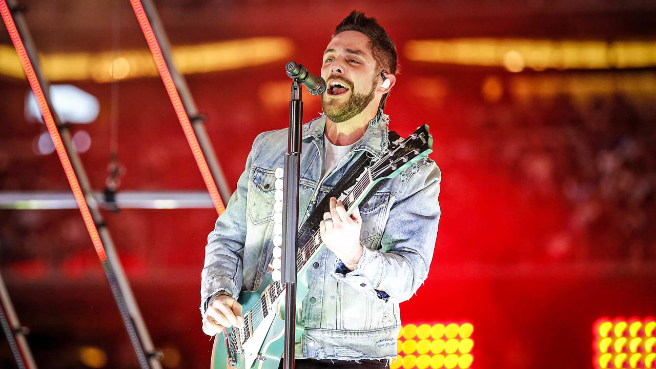 Throwback: Thomas Rhett Performs For Dallas Cowboys Halftime Show