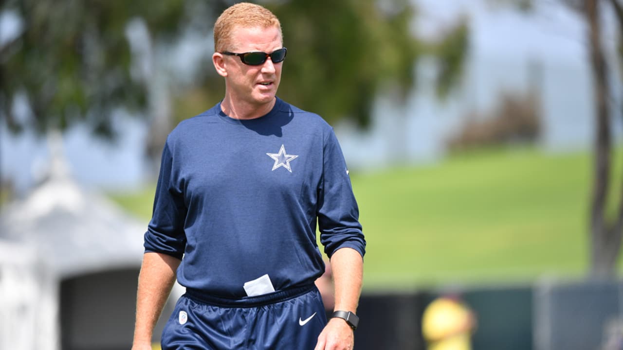 August 26, 2018: Dallas Cowboys head coach Jason Garrett before a preseason  NFL football game between the Arizona Cardinals and the Dallas Cowboys at  AT&T Stadium in Arlington, TX Arizona defeated Dallas