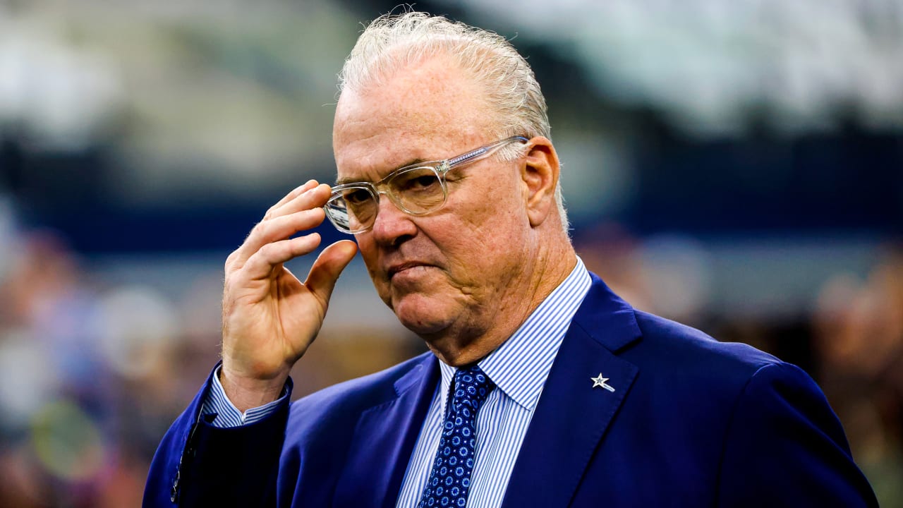 Stephen Jones fires latest shot in Cowboys contract saga: 'I have a lot of  respect for most agents, but  '