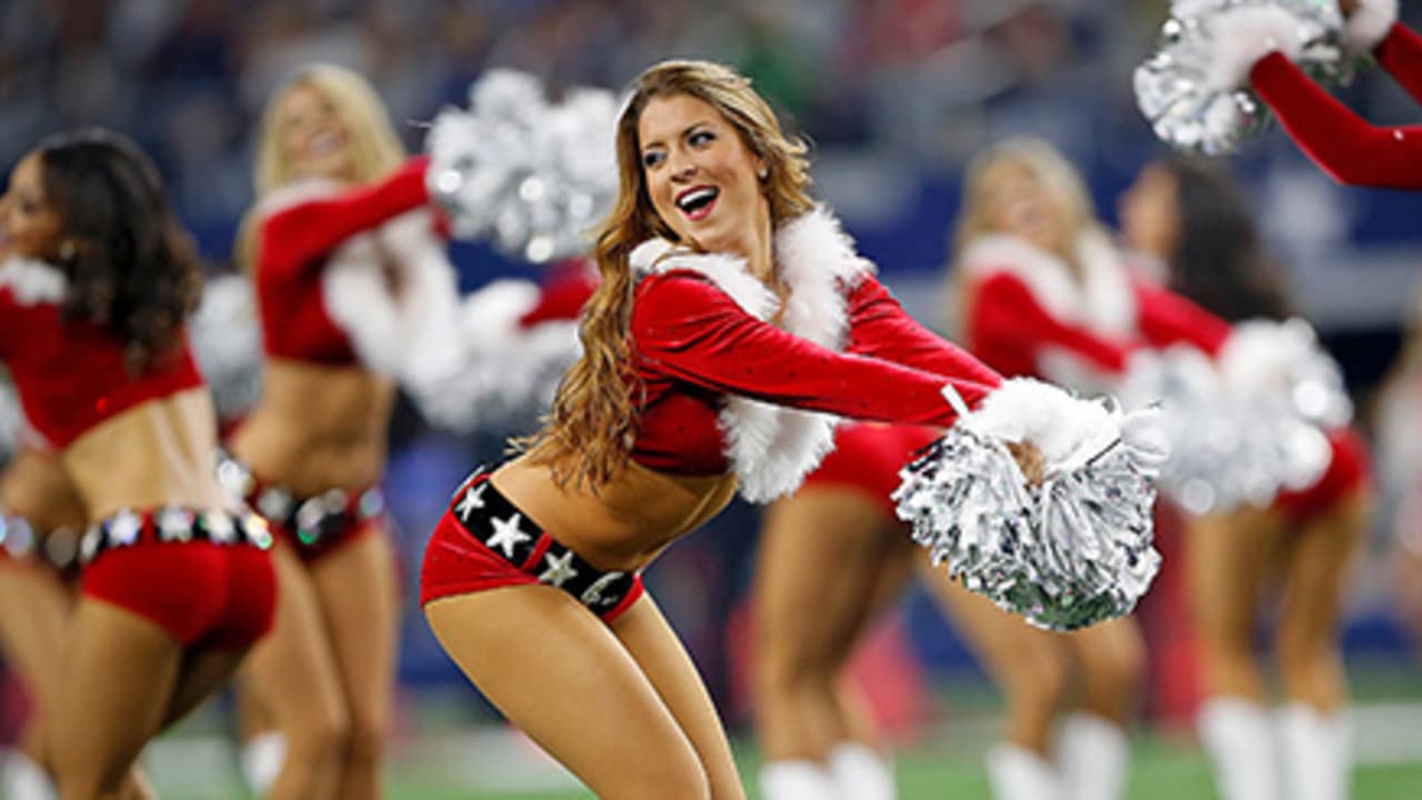 A Very NFL Cheerleaders Christmas