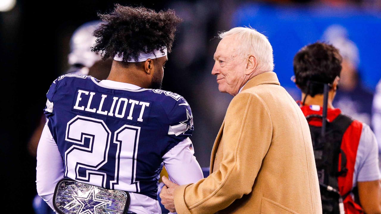 Dallas Cowboys: Jerry Jones gives Ezekiel Elliott 'Zeke Who?' shirt