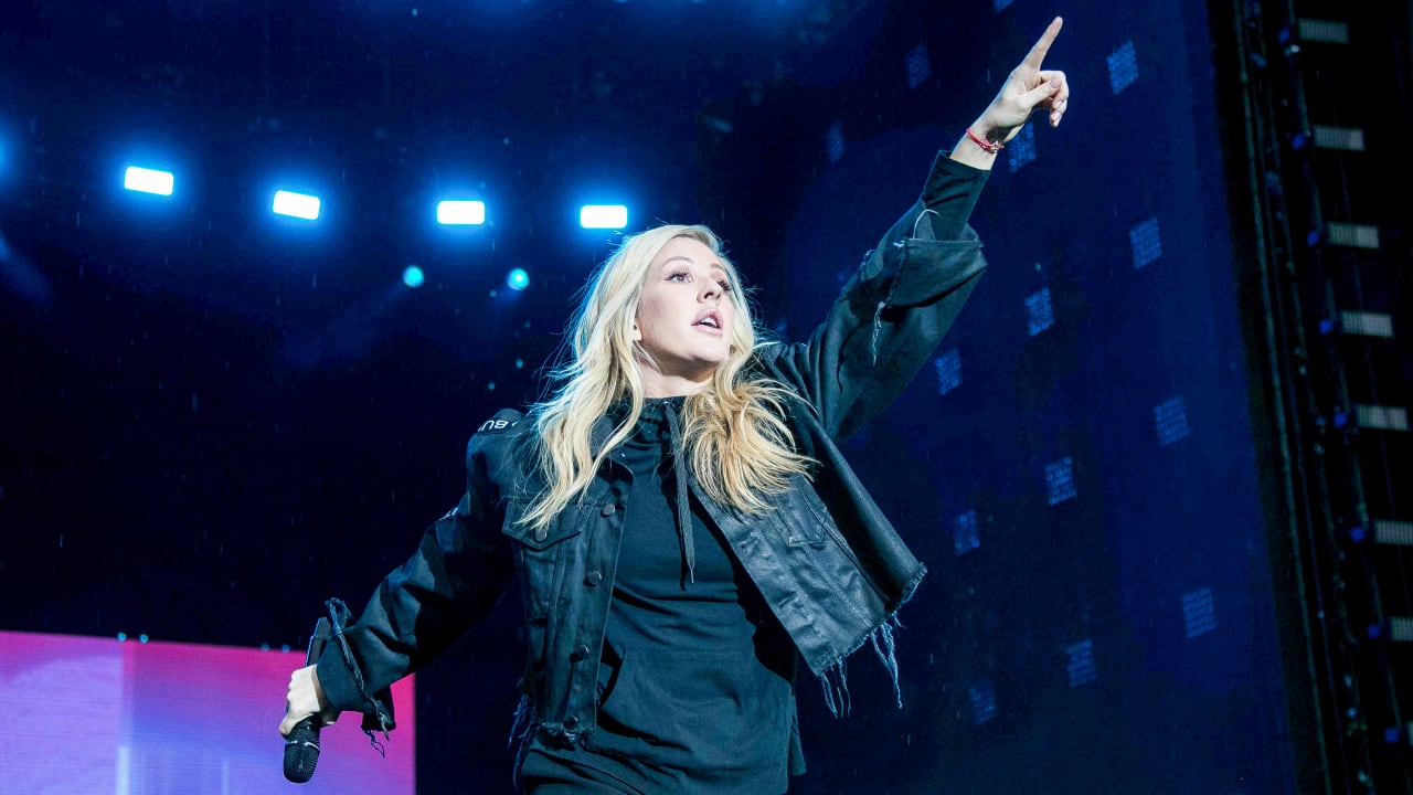 Ellie Goulding performed at the Dallas Cowboys' Thanksgiving