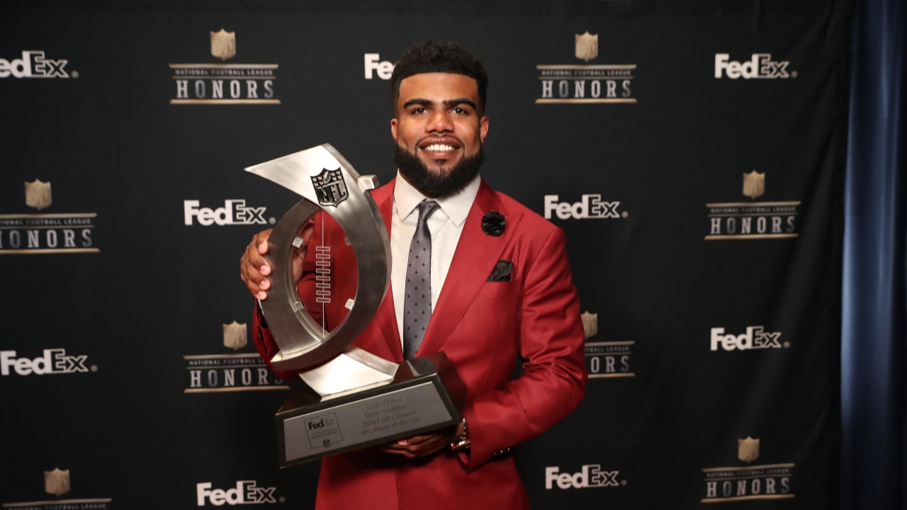 Rushing Leader Ezekiel Elliott Named FedEx Ground NFL Player Of The Year