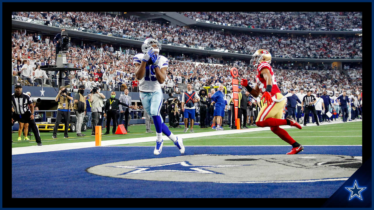 Dallas Cowboys Cheerleaders perform during a wild card NFL football game  against the San Francisco 49ers, Sunday, Jan. 16, 2022, in Arlington,  Texas. San Francisco won 23-17. (AP Photo/Brandon Wade Stock Photo - Alamy