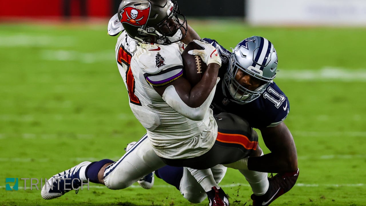 Texans play better but can't finish in loss to Cowboys