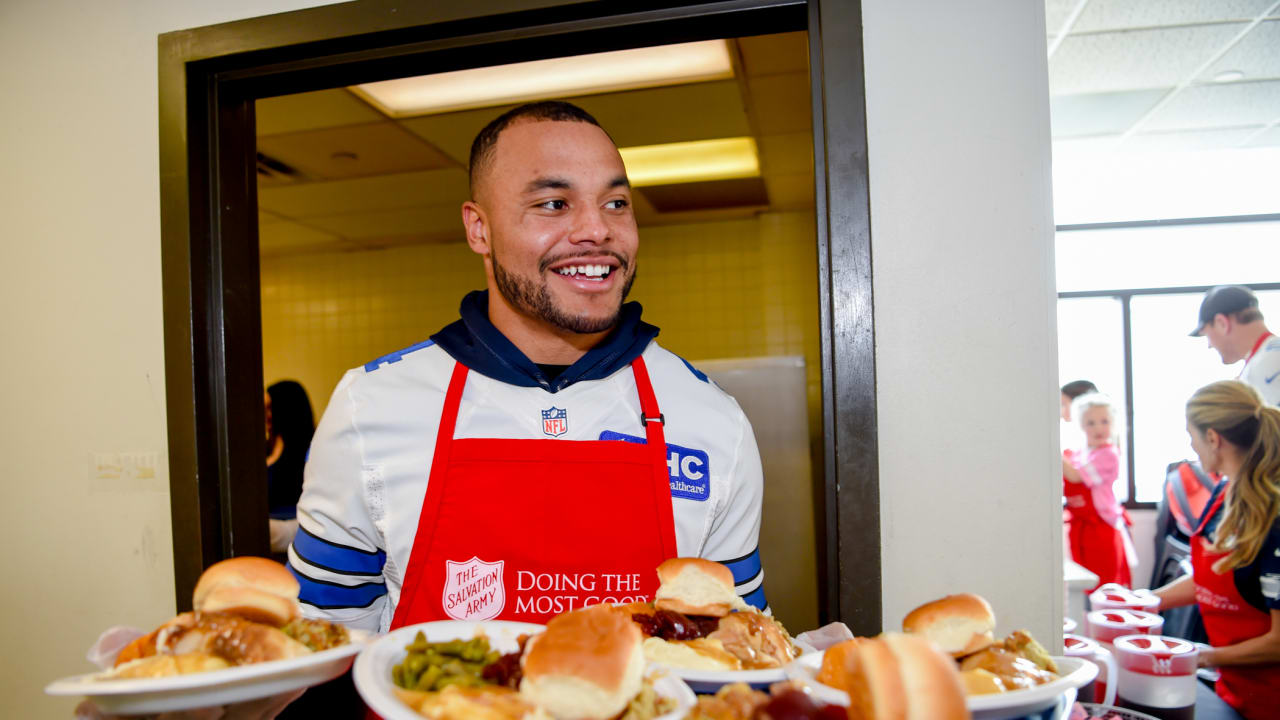 Cowboys' Salvation Army red kettle has become Thanksgiving tradition