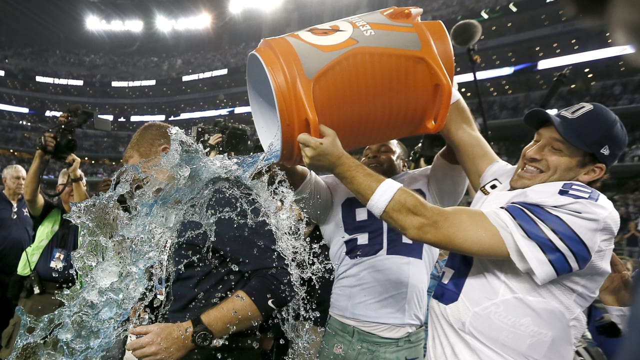 Garrett Gets A Gatorade Bath After Clinching NFC East