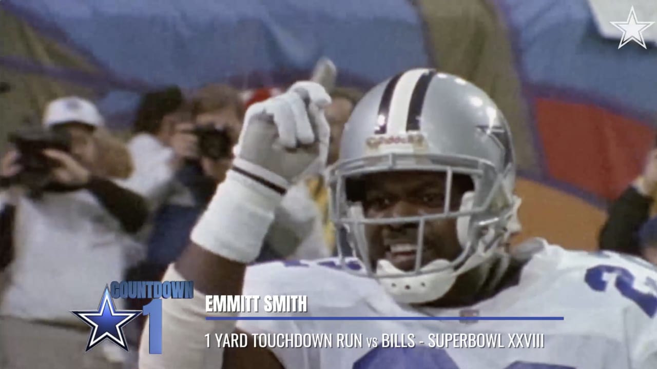 Dallas Cowboys running back Emmitt Smith celebrates the Cowboys