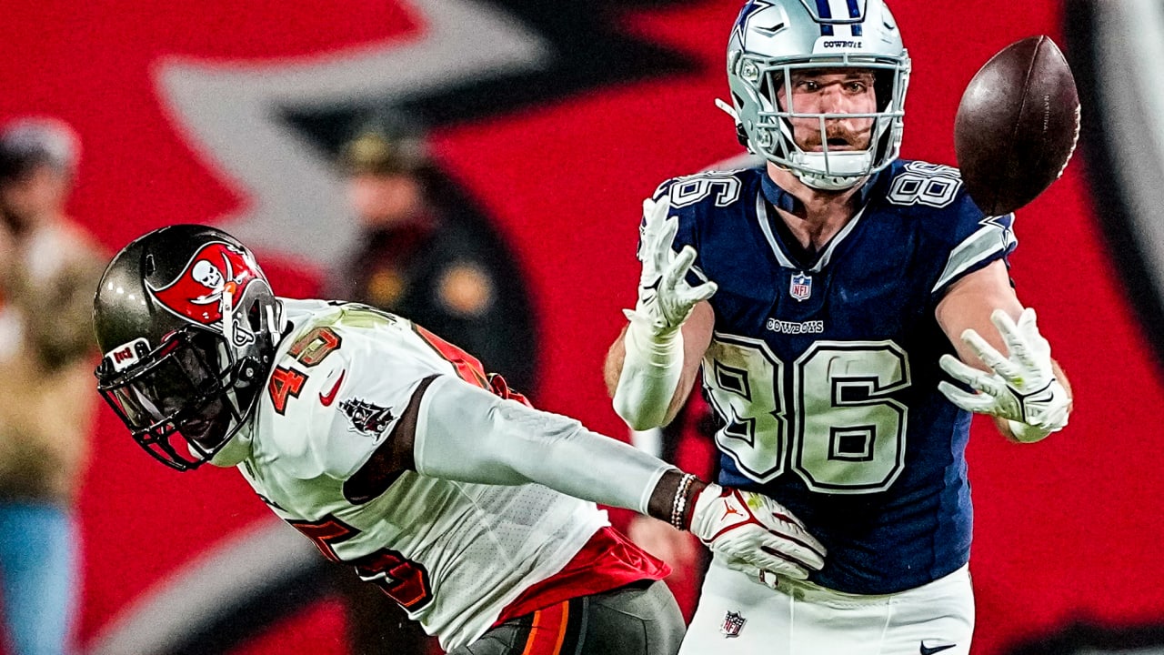 Cowboys vs. Buccaneers: Super Wild Card Weekend finale - Bleeding