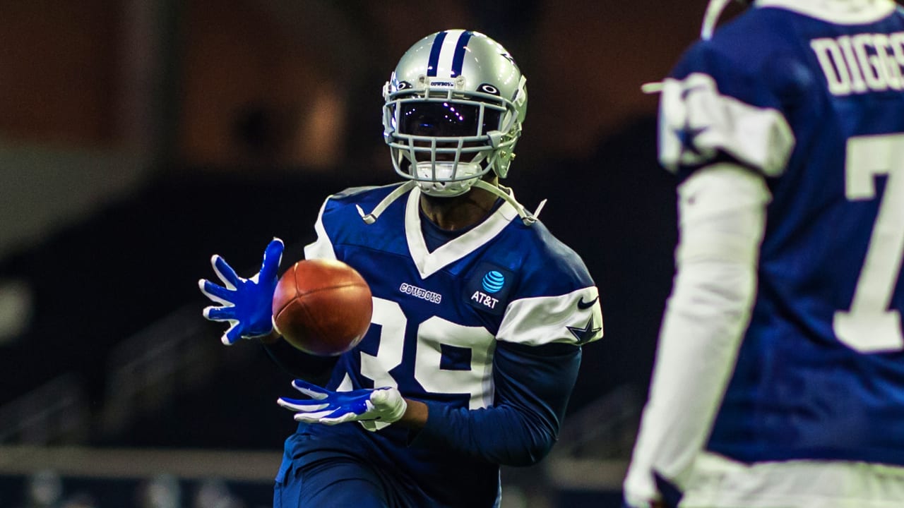 Rhodes Ready to Contribute for Cowboys in Playoffs