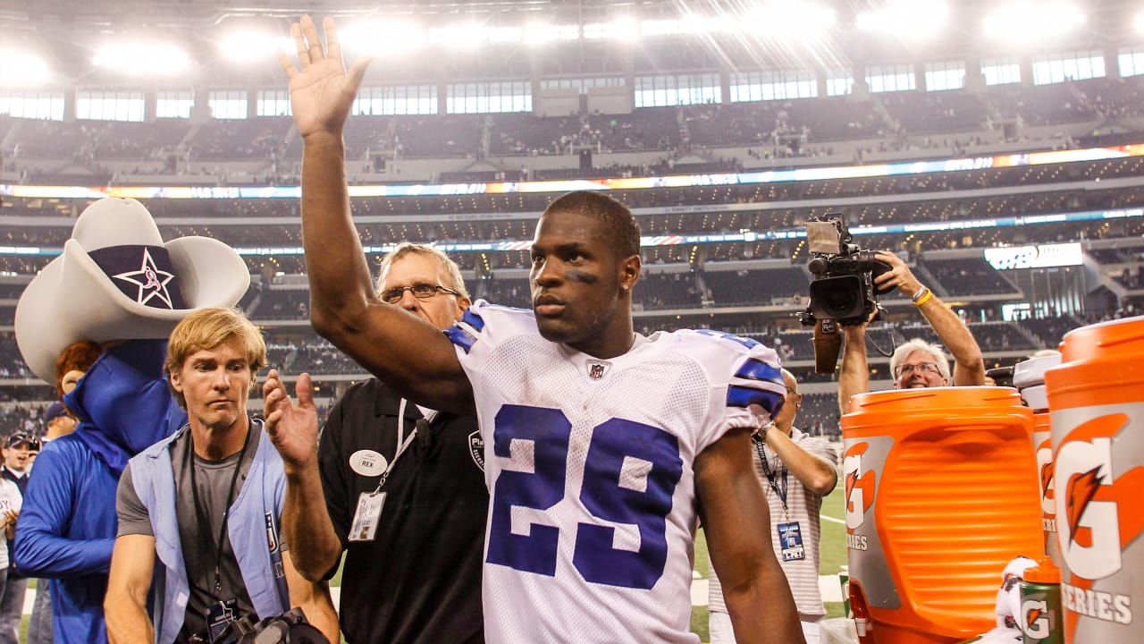 FILE - Dallas Cowboys running back Marion Barber III celebrates a touchdown  during the second half of the team's NFL football game agains the New  Orleans Saints in Arlington, Texas, Nov. 25