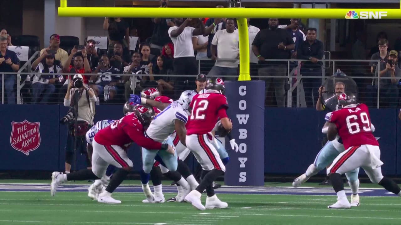 Micah Parsons caps big week by sacking Tom Brady, helping Dallas