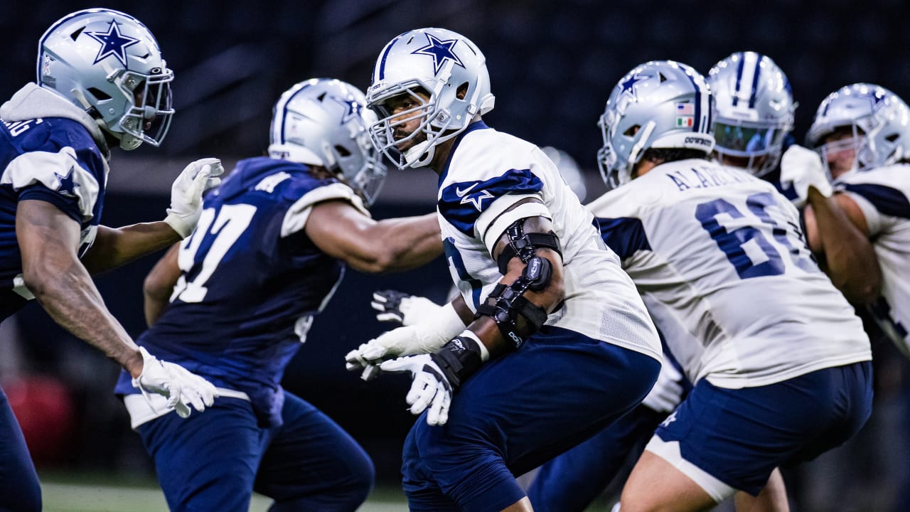 Cowboys news: Tyler Smith on playing guard or tackle, Ezekiel