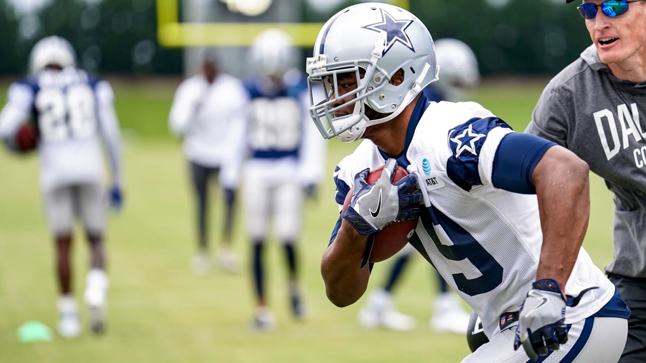 Cowboys Amari Cooper on resistance cords, status for Week 1 uncertain